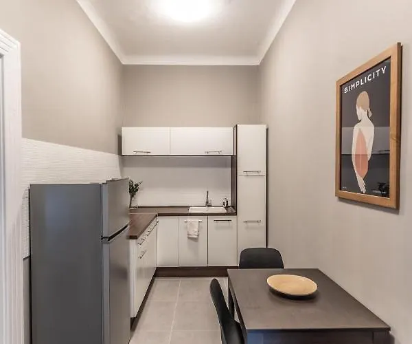 Design Downtown Apartment *