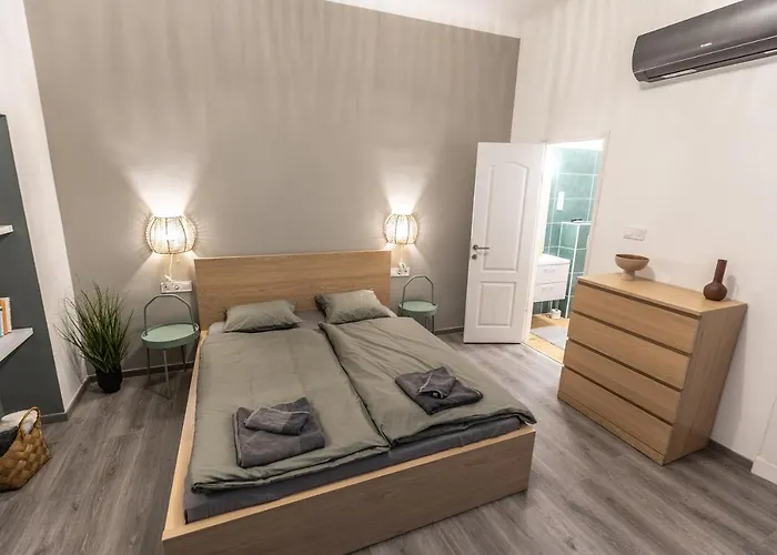 Design Downtown Apartment *